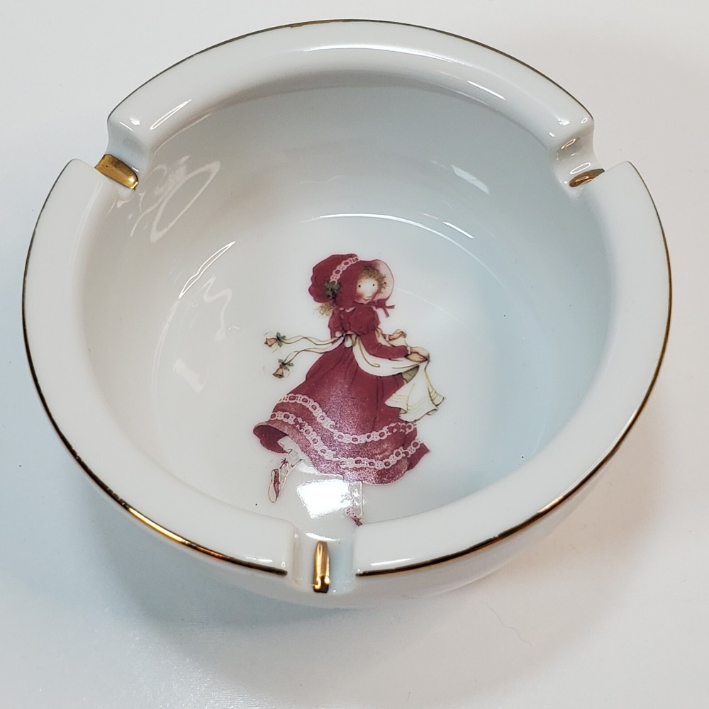Vintage Holly Hobbie A Christmas Keepsake Mauve/Pink Girl Porcelain Ashtray